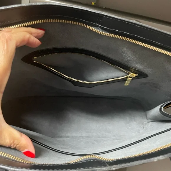 Authentic Louis Vuitton LV Lussac Epi Shoulder Bag. Excellent Condition! - Picture 7 of 9